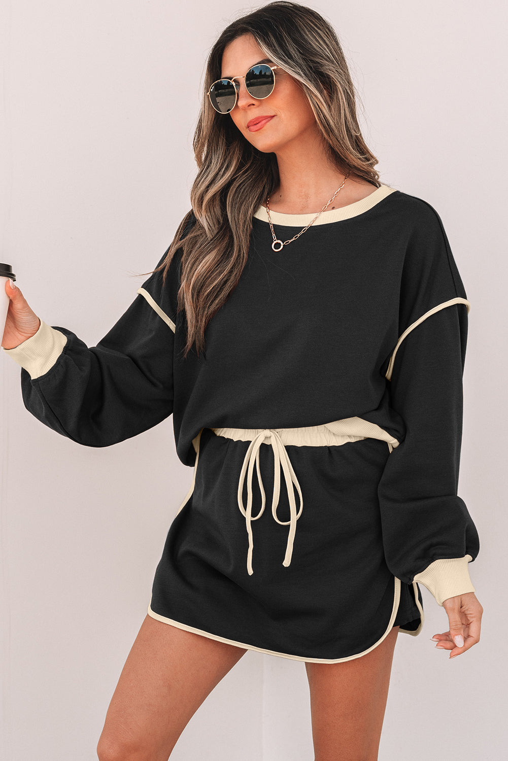 Evergreen Color Contrast Loose Pullover and Lace-up Waist Skort Set